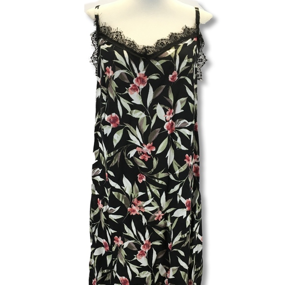 bobeau Dresses & Skirts - Bobeau Floral Slip Dress